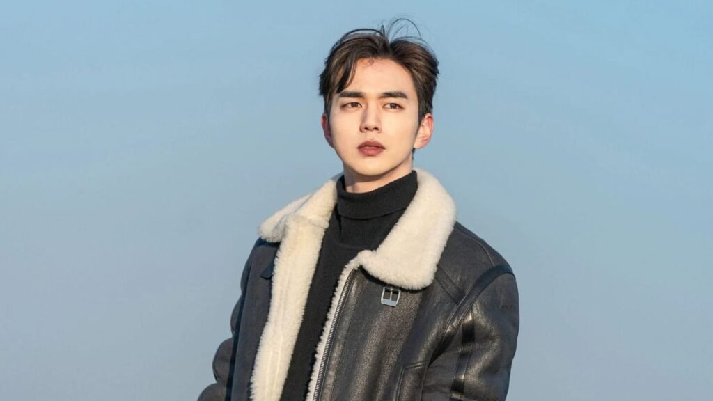 Yoo Seung Ho - Top 10 Most Handsome Korean Men 